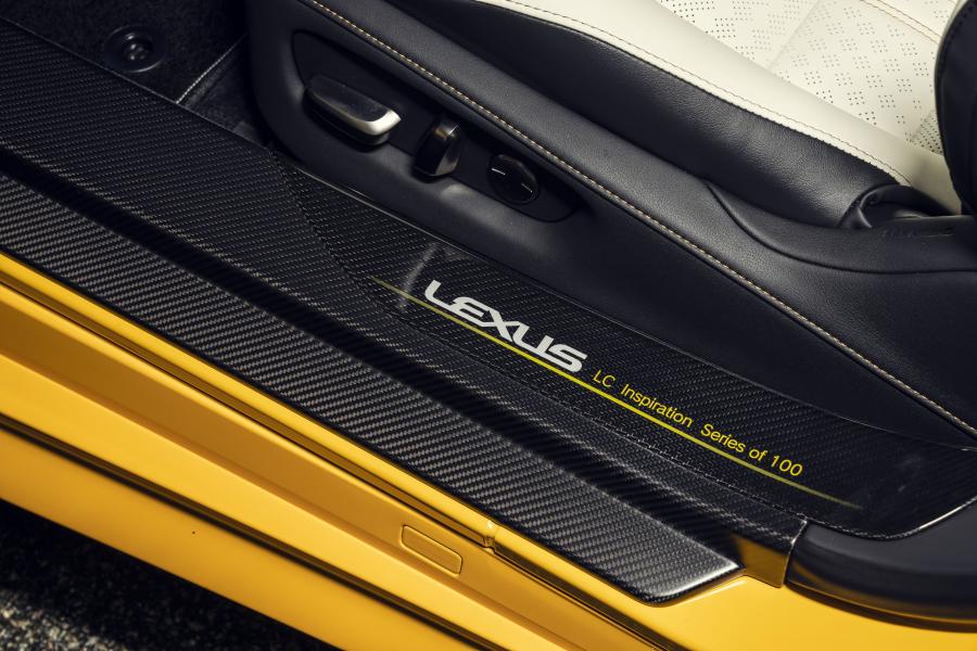 Детали интерьера Lexus LC500 Inspiration Series (Flare Yellow) 2019 года  (NA) (фото 37 из 40)